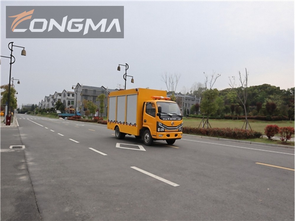 东风多利卡救险车(1600m³/h)