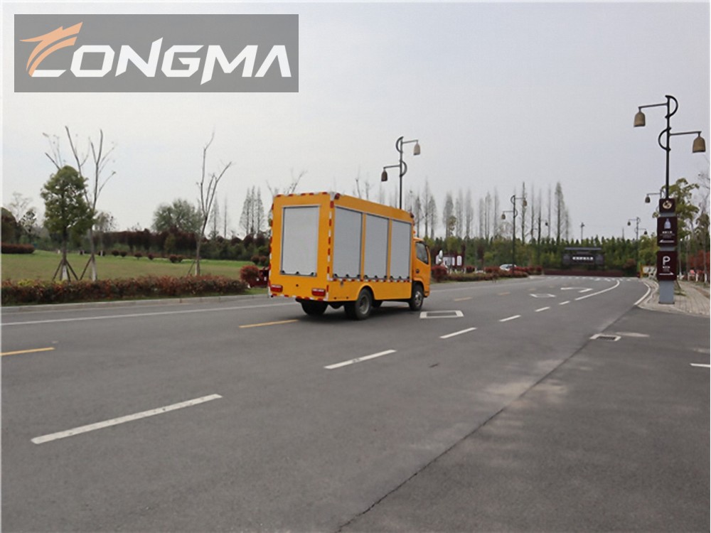 东风多利卡救险车(1600m³/h)