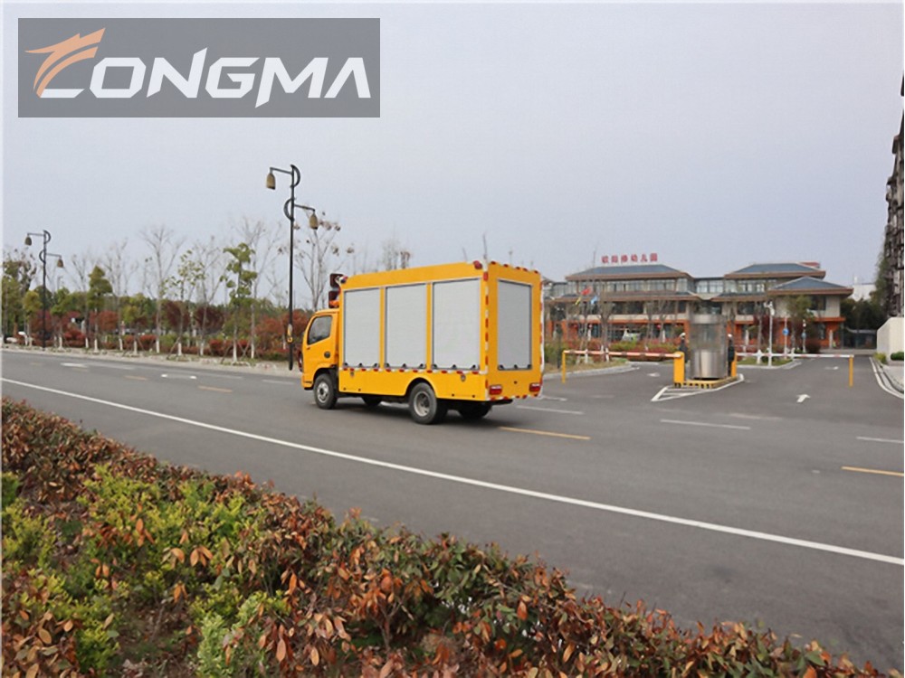 东风多利卡救险车(1600m³/h)