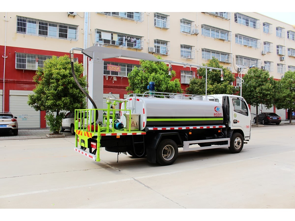 东风小多利卡抑尘固化剂喷洒车