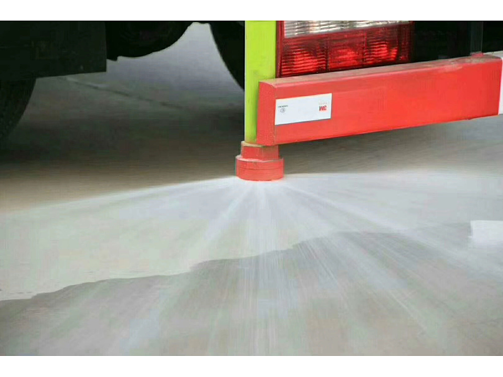 东风小多利卡蓝牌雾炮车(国六4.5立方/30-40米雾炮)