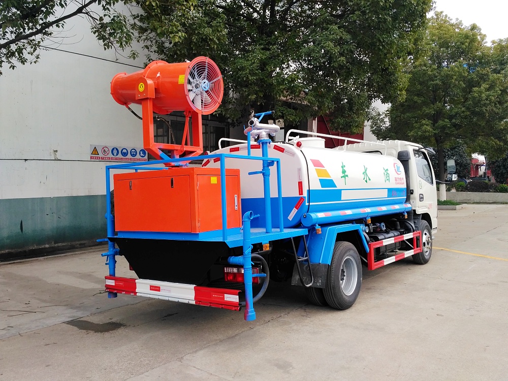 东风小多利卡雾炮洒水车(国五5立方/30-40米雾炮)