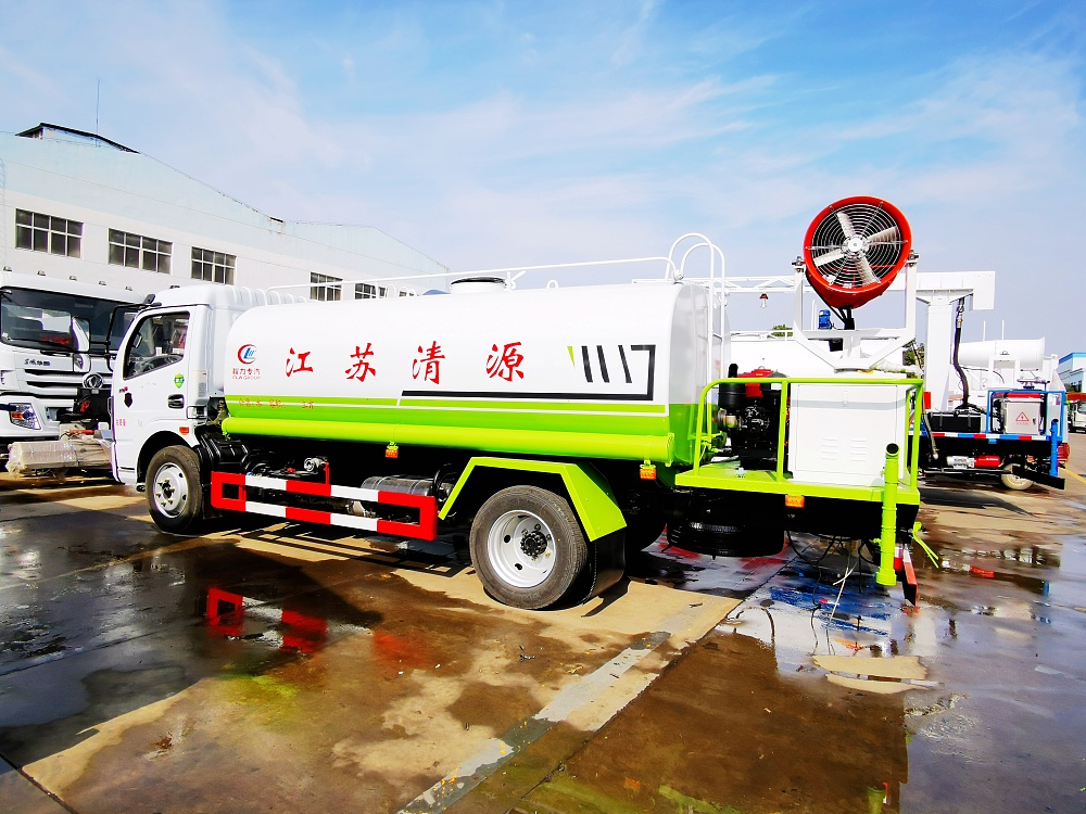 东风大多利卡雾炮洒水车(国六9立方/30-40米雾炮)