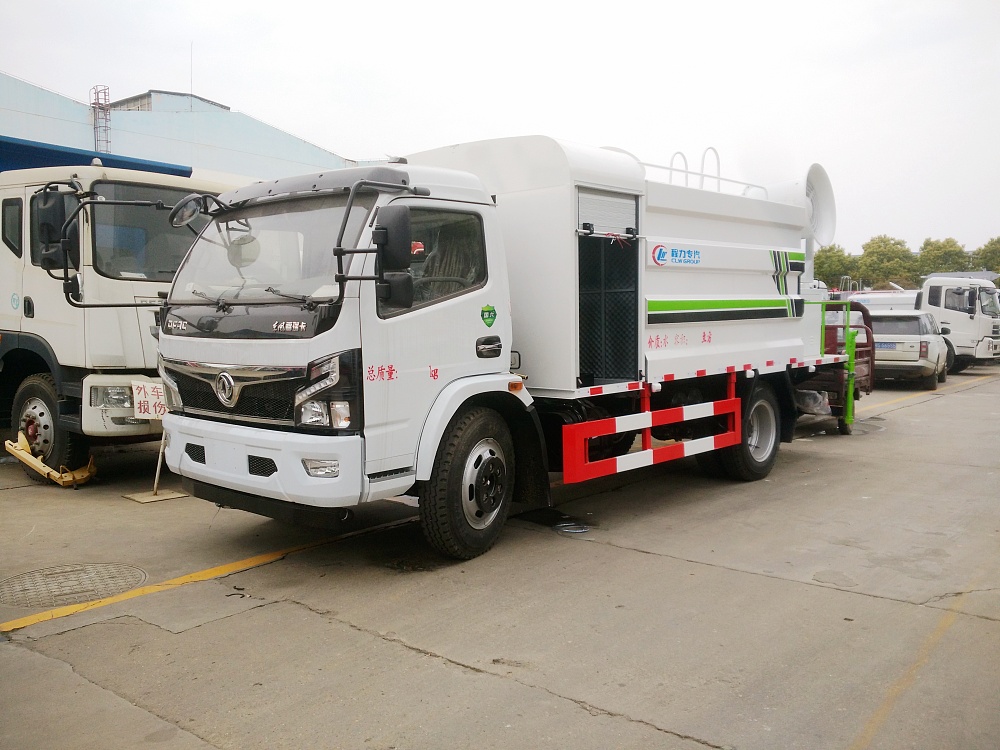 东风凯普特多功能雾炮车(国六6.5立方/30-60米雾炮)