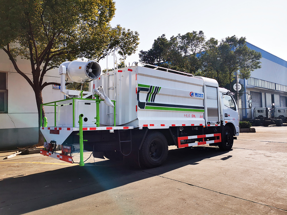 东风凯普特多功能雾炮车(国六6.5立方/30-60米雾炮)