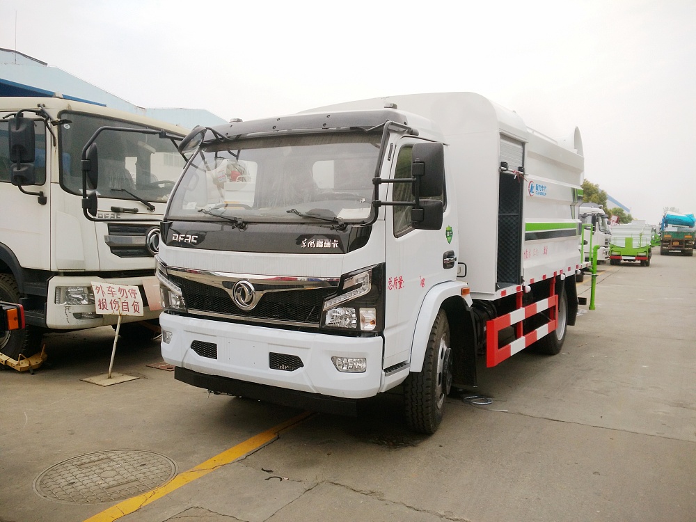 东风凯普特多功能雾炮车(国六6.5立方/30-60米雾炮)