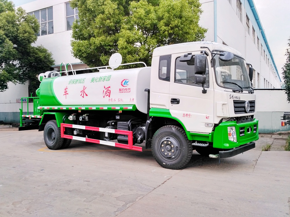 东风专底抑尘洒水车(国五12立方/30-40米雾炮)