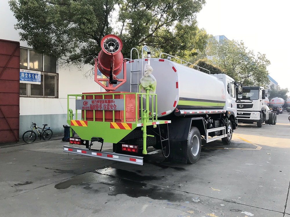 东风D9洒水车带雾炮机(国五13立方/30-40米雾炮)