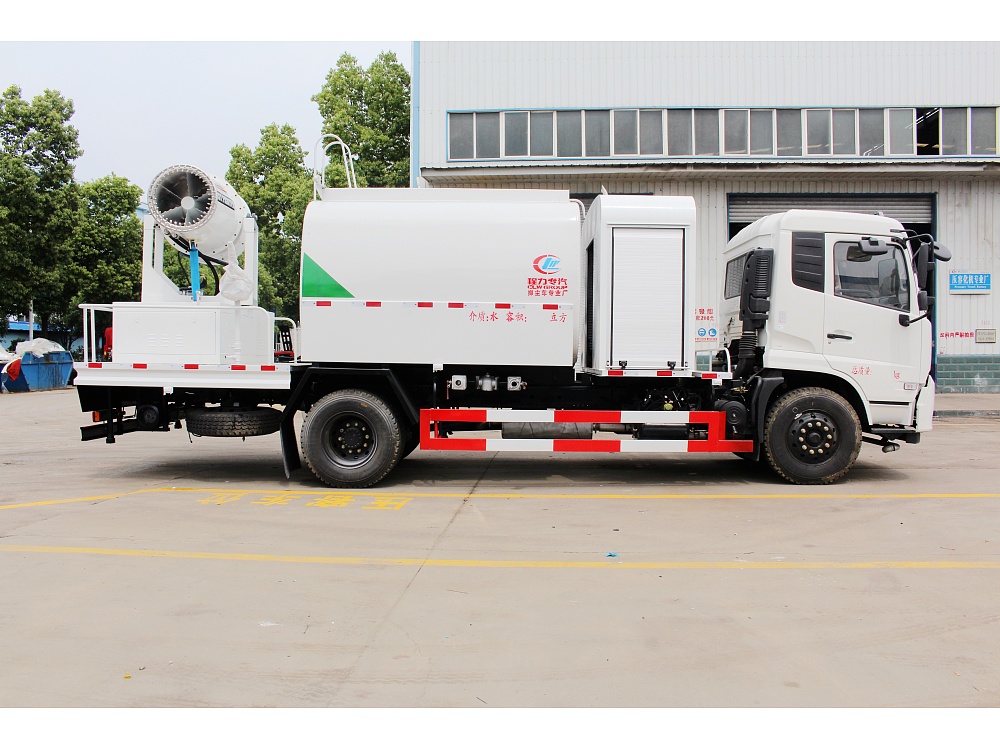 东风天锦喷雾降尘车(国五9立方/50-100米雾炮)