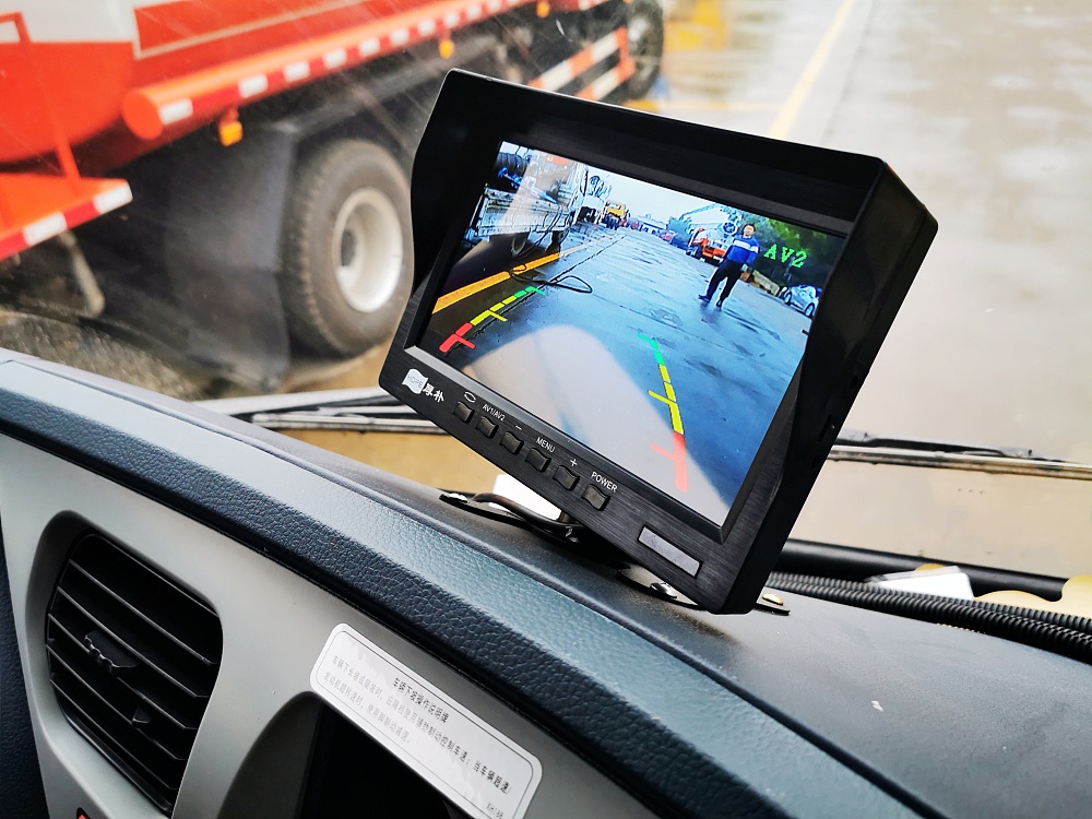 东风天锦绿化喷洒抑尘车(国六12立方/30-40米雾炮)