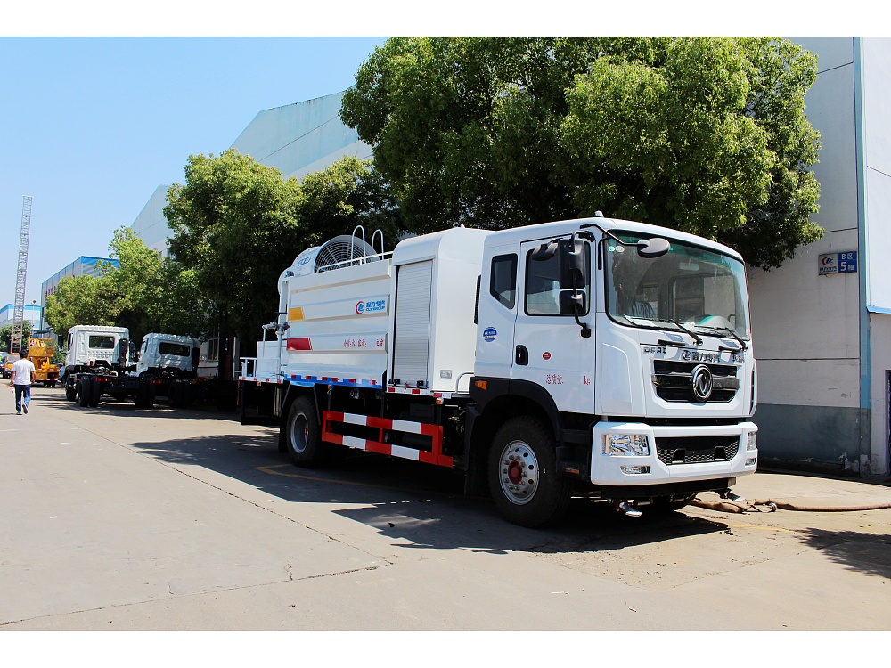 东风D9雾炮车(国五10立方/50-100米雾炮)