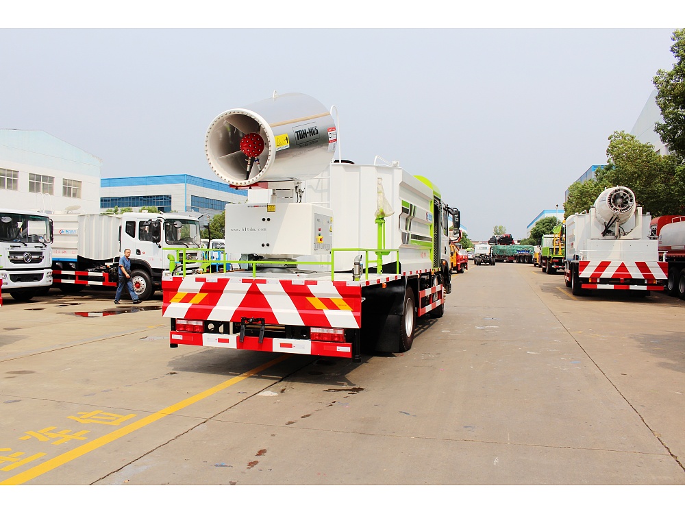 东风华神T5喷雾雾炮车(国六10立方/50-100米雾炮)