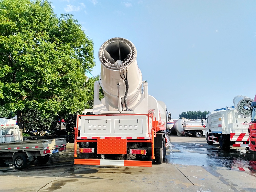 东风随专后双桥雾炮车(国五16立方/50-120米雾炮)