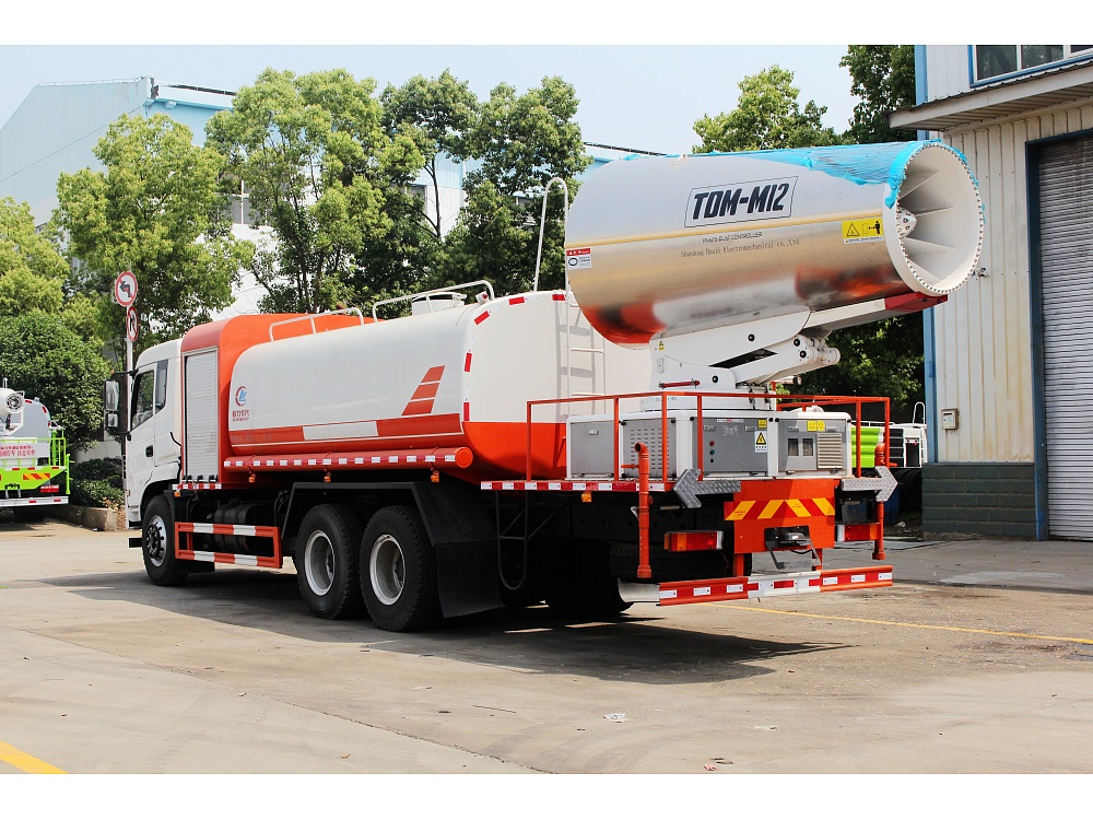 东风随专后双桥雾炮车(国五16立方/50-120米雾炮)