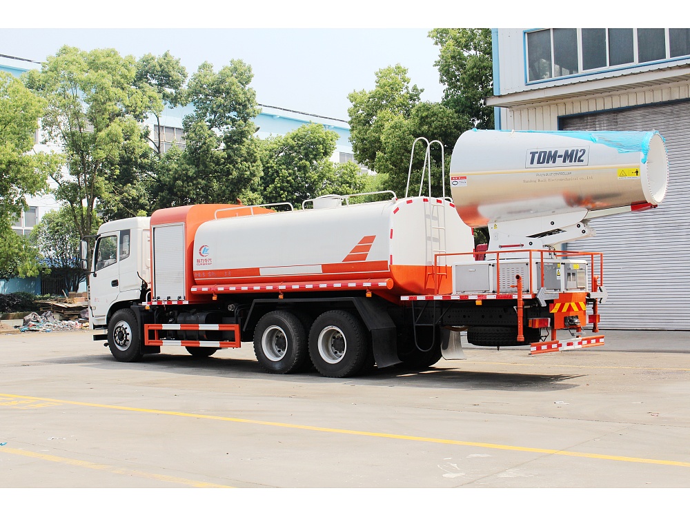 东风随专后双桥雾炮雾炮车(国六16立方/50-120米雾炮)