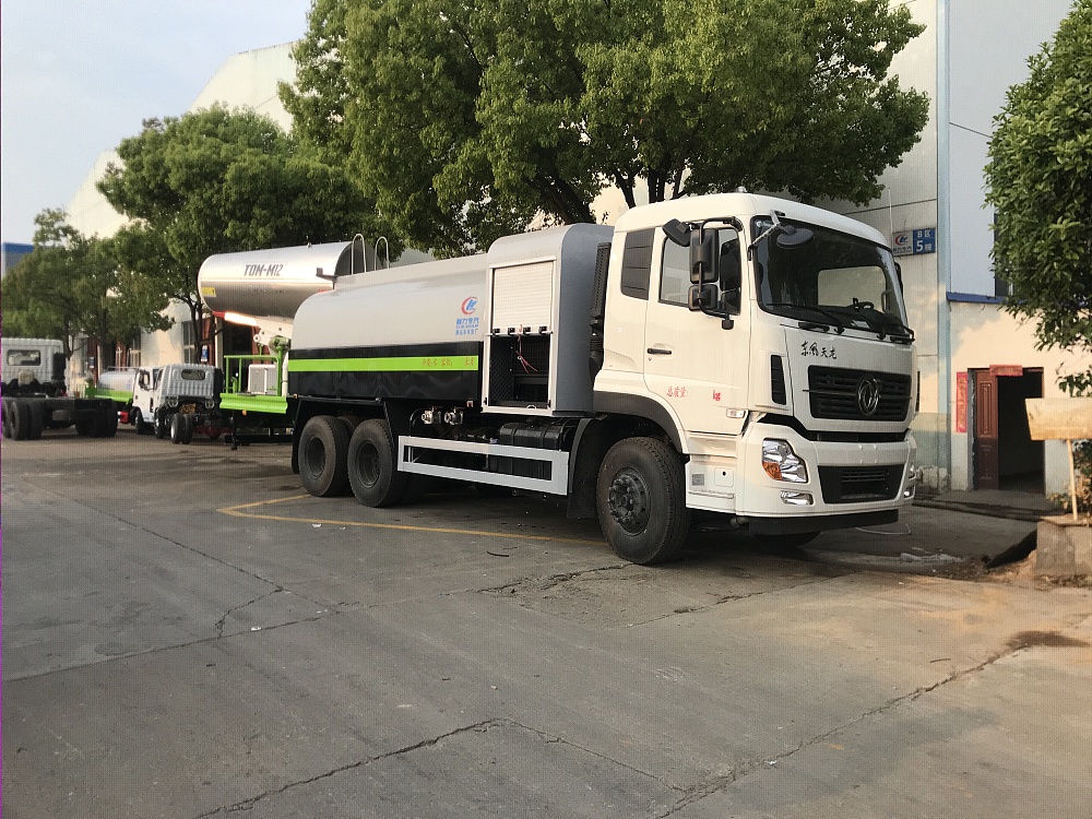 东风天龙后双桥雾炮车(国五16立方/50-120米雾炮)